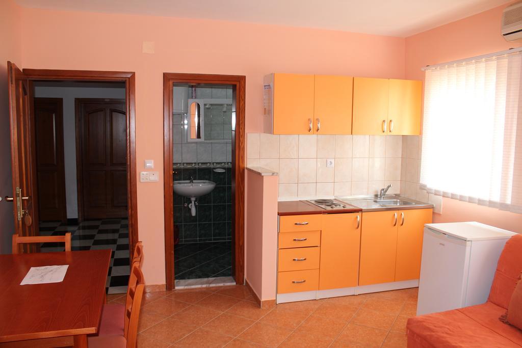 Apartments Villa Pirosi Orebić Zimmer foto