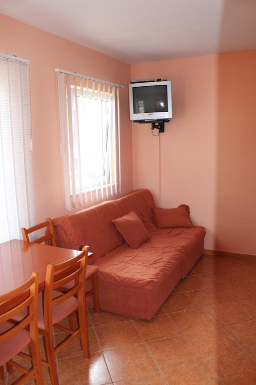 Apartments Villa Pirosi Orebić Zimmer foto